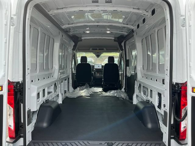 New 2026 Ford Transit 250 148 Medium Roof RWD image 6