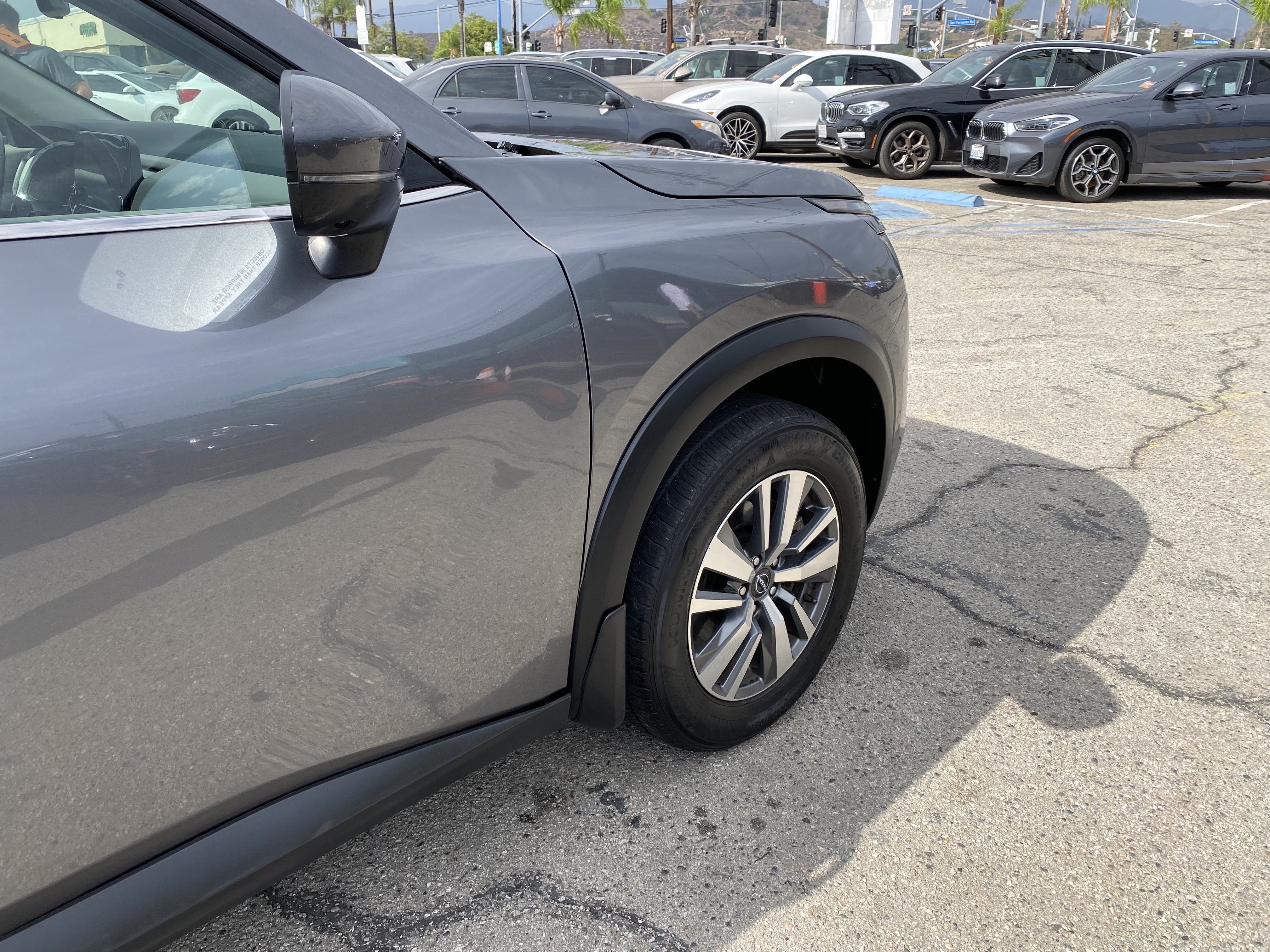 Used 2023 Nissan Pathfinder SL w/ Lighting Package (N92) FWD image 33