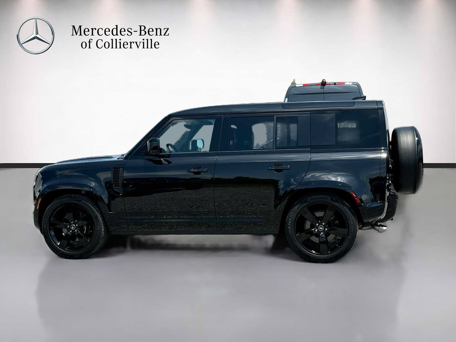 Used 2025 Land Rover Defender 110 V8 AWD/4WD image 8