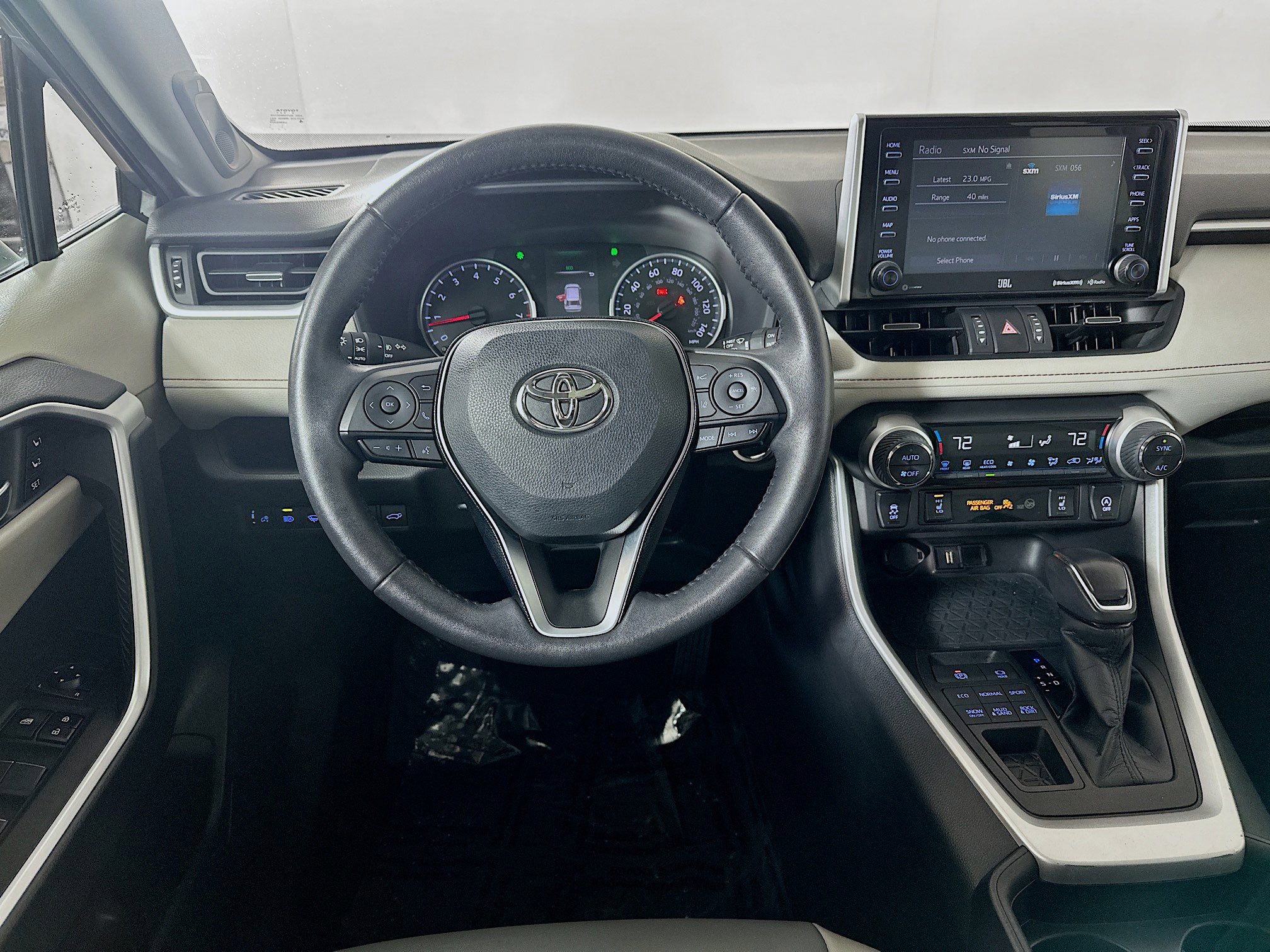 Used 2021 Toyota RAV4 XLE Premium image 21