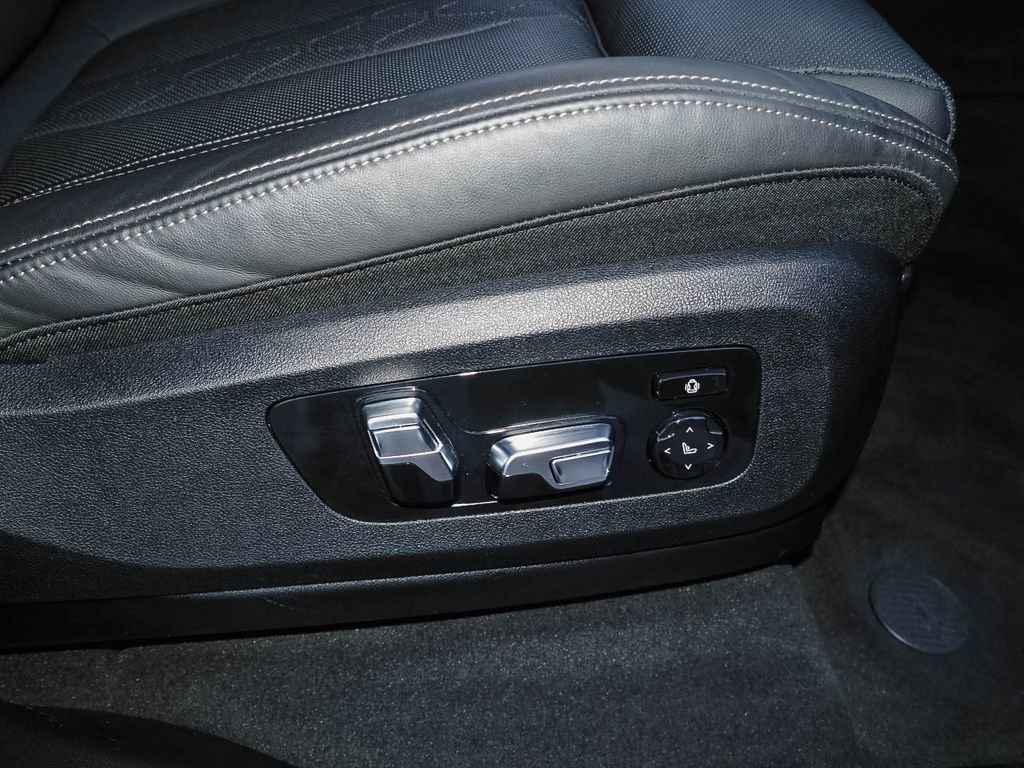 Used 2023 BMW X5 M50i w/ Dynamic Handling Package image 21
