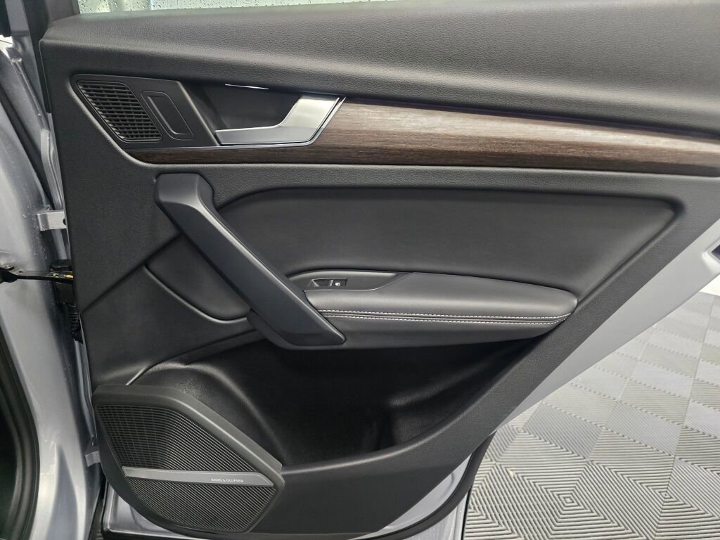 Certified 2025 Audi Q5 2.0T Premium Plus image 25