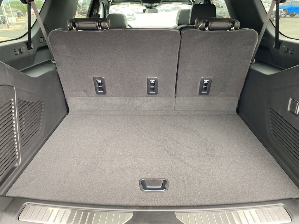 New 2025 Chevrolet Suburban Premier image 31