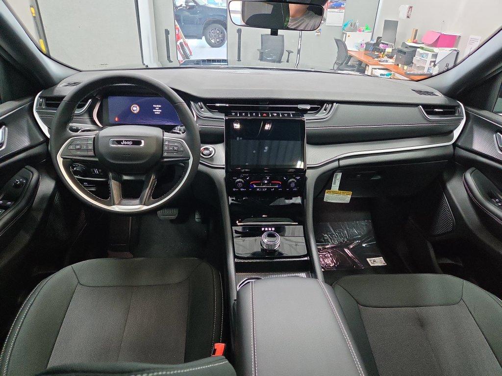 New 2027 Jeep Grand Cherokee Laredo X AWD/4WD image 14