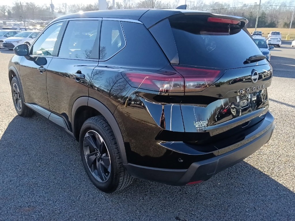 Used 2024 Nissan Rogue SV image 5