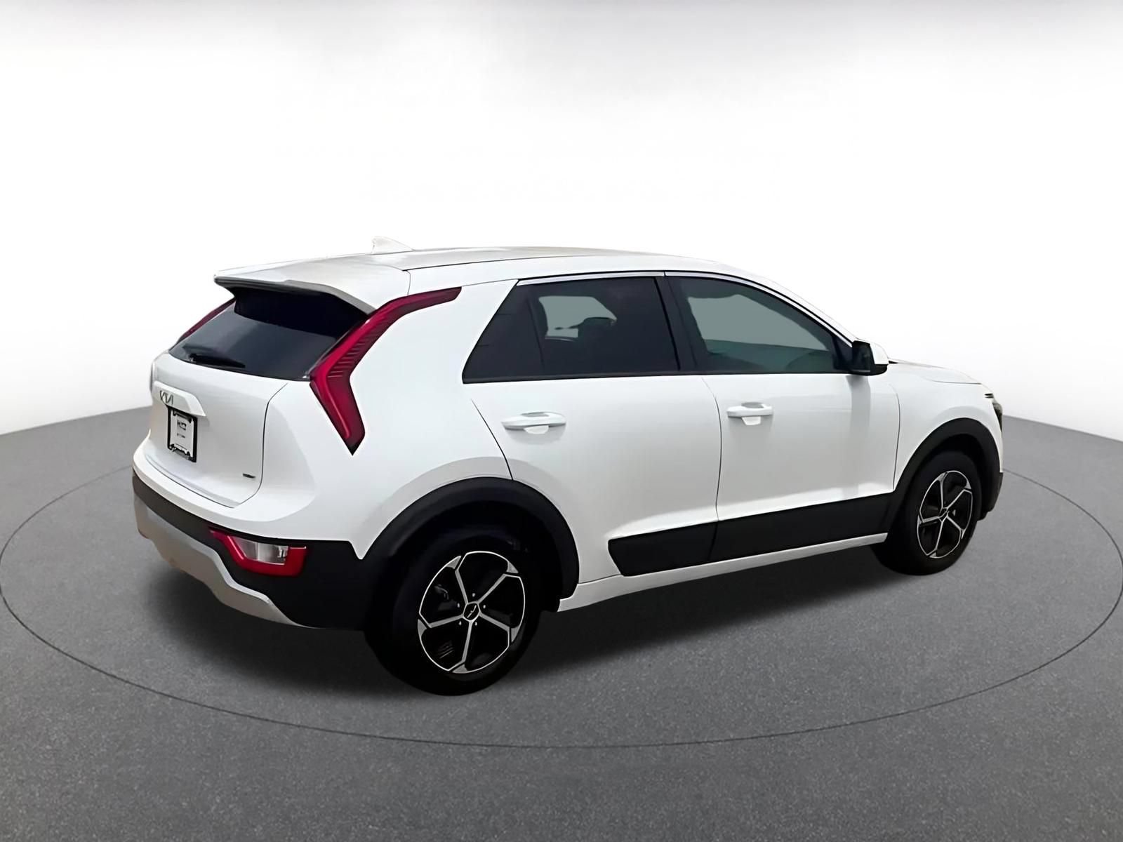Used 2026 Kia Niro LX FWD image 14