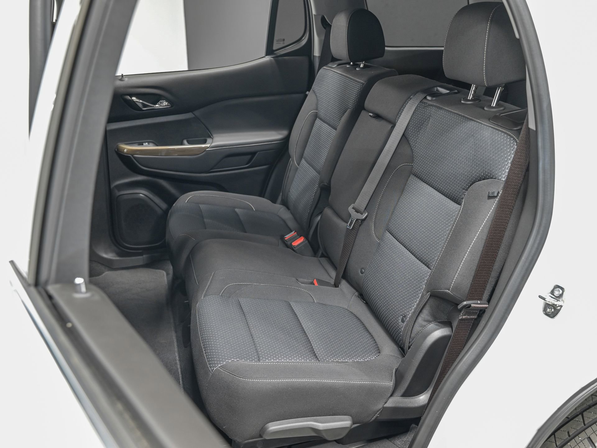 Used 2023 GMC Acadia SLE w/ Driver Convenience Package image 28