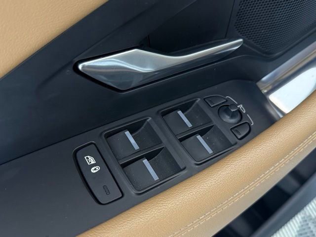 Used 2021 Jaguar E-PACE SE image 23