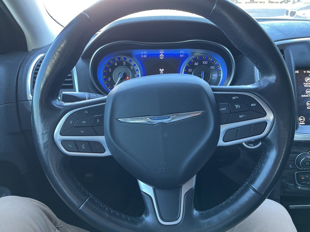 Used 2019 Chrysler 300 Touring image 9