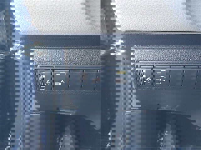 Used 2025 Toyota Corolla SE image 27