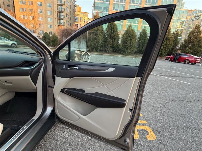 Used 2018 Lincoln MKC Reserve w/ Lincoln MKC Climate Package image 30