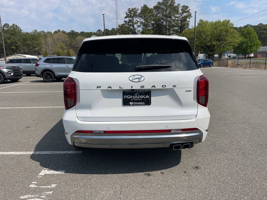 Used 2024 Hyundai Palisade Calligraphy image 6