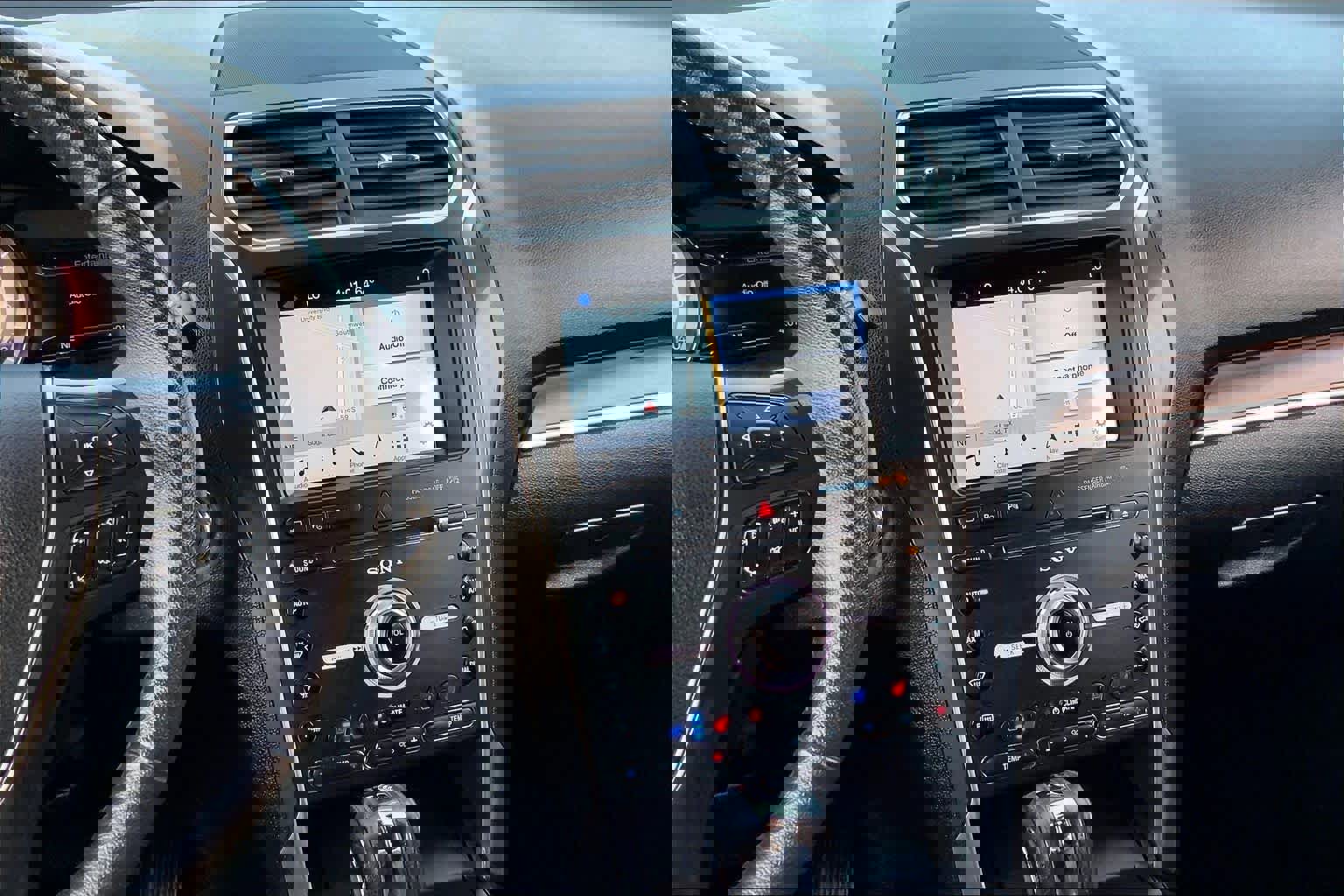 Used 2018 Ford Explorer Limited w/ Equipment Group 301A image 6