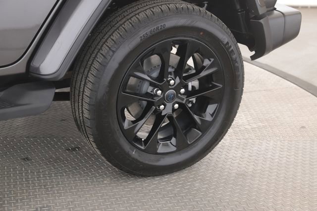 Used 2025 Jeep Wrangler Unlimited Sahara image 14