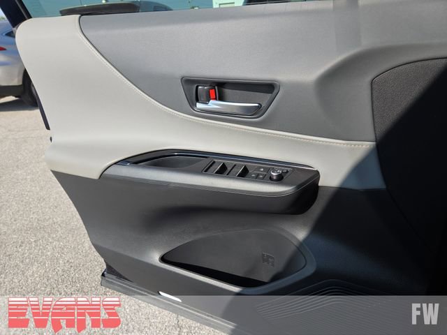 Certified 2023 Toyota Venza LE image 16