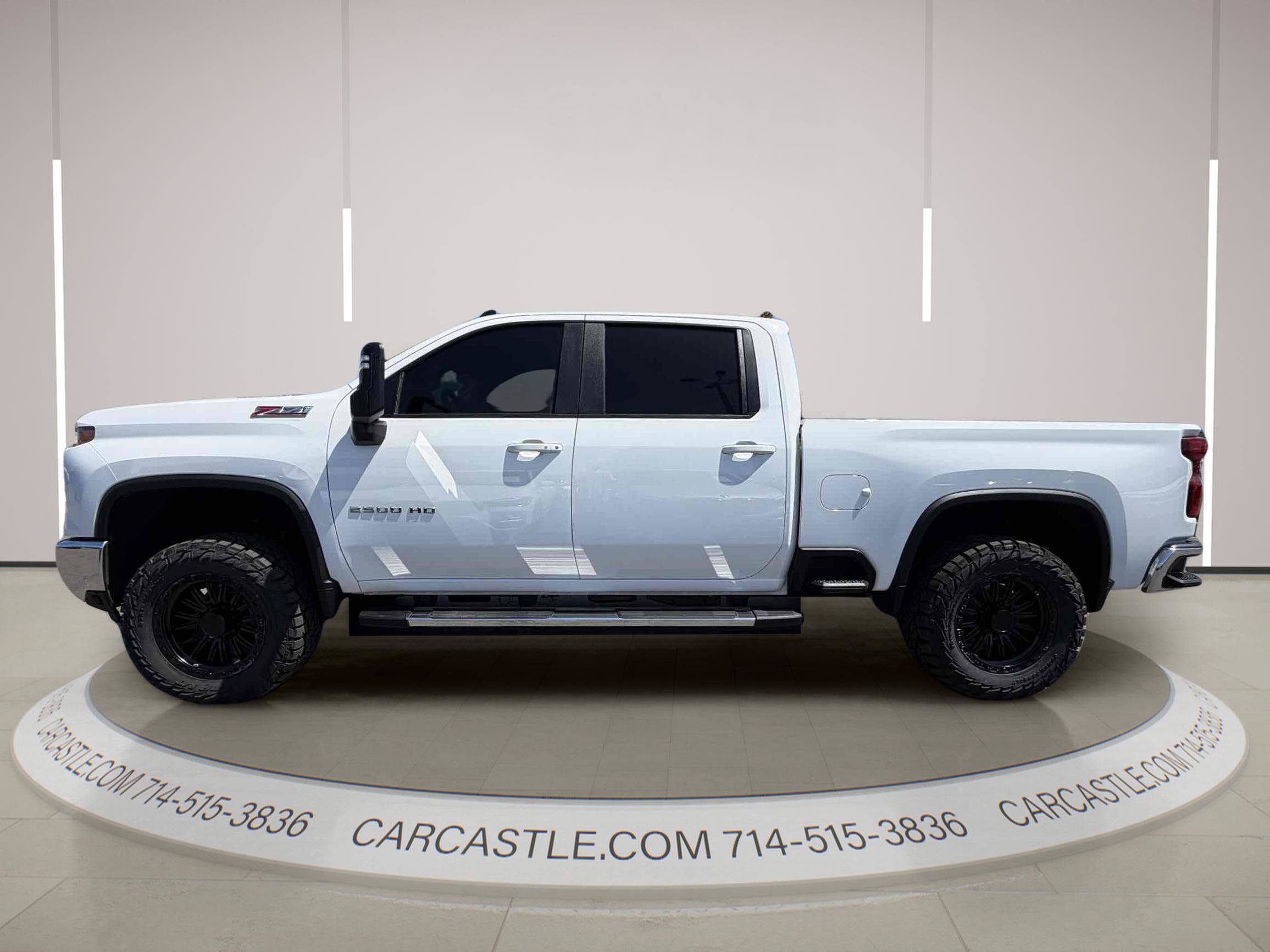 Used 2025 Chevrolet Silverado 2500 LT AWD/4WD image 2
