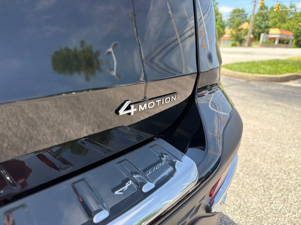 New 2026 Volkswagen Taos SEL AWD/4WD image 21