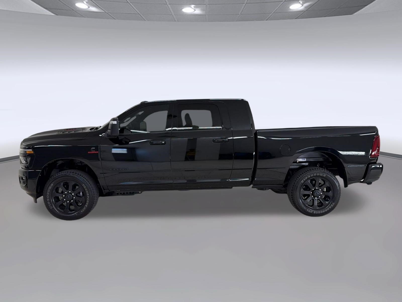 Used 2025 RAM 2500 Laramie w/ Night Edition AWD/4WD image 2