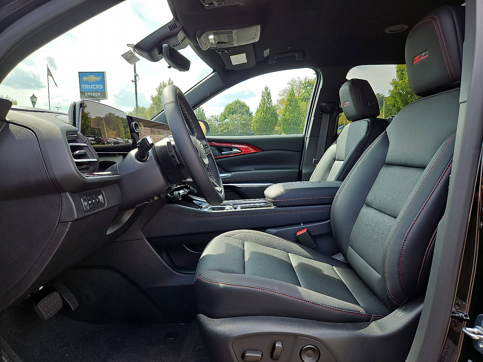 New 2026 Chevrolet Traverse Z71 w/ Driver Confidence Package image 7