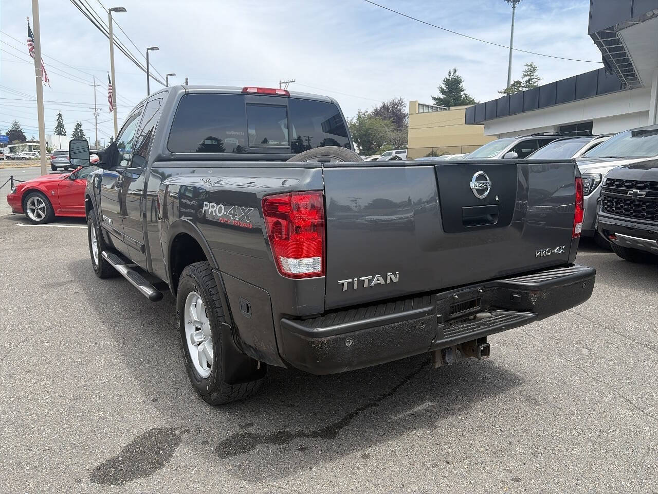 Used 2011 Nissan Titan PRO-4X AWD/4WD image 3