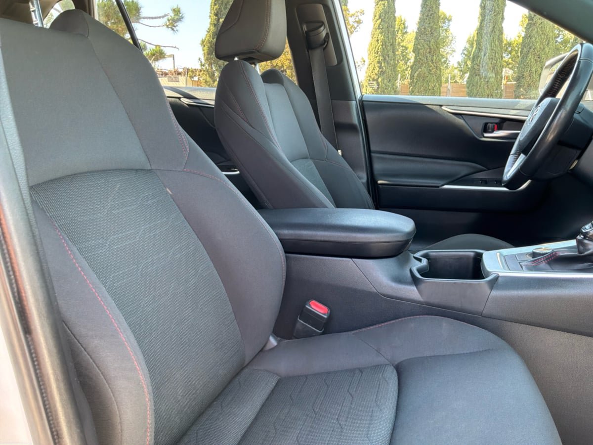 Used 2023 Toyota RAV4 SE w/ Weather & Moonroof Package AWD/4WD image 21
