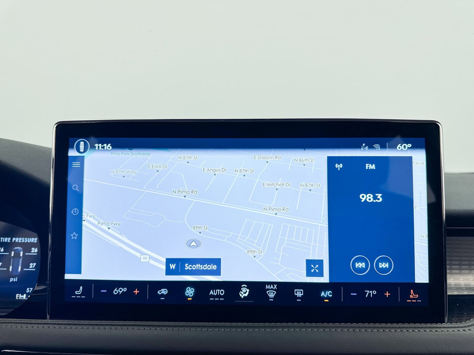 Used 2024 Lincoln Corsair FWD image 26