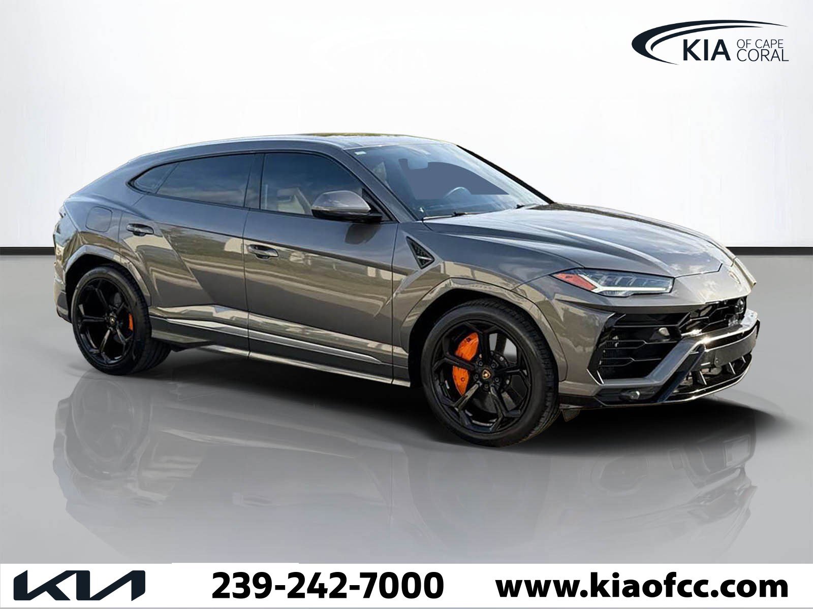 Used 2021 Lamborghini Urus image 1