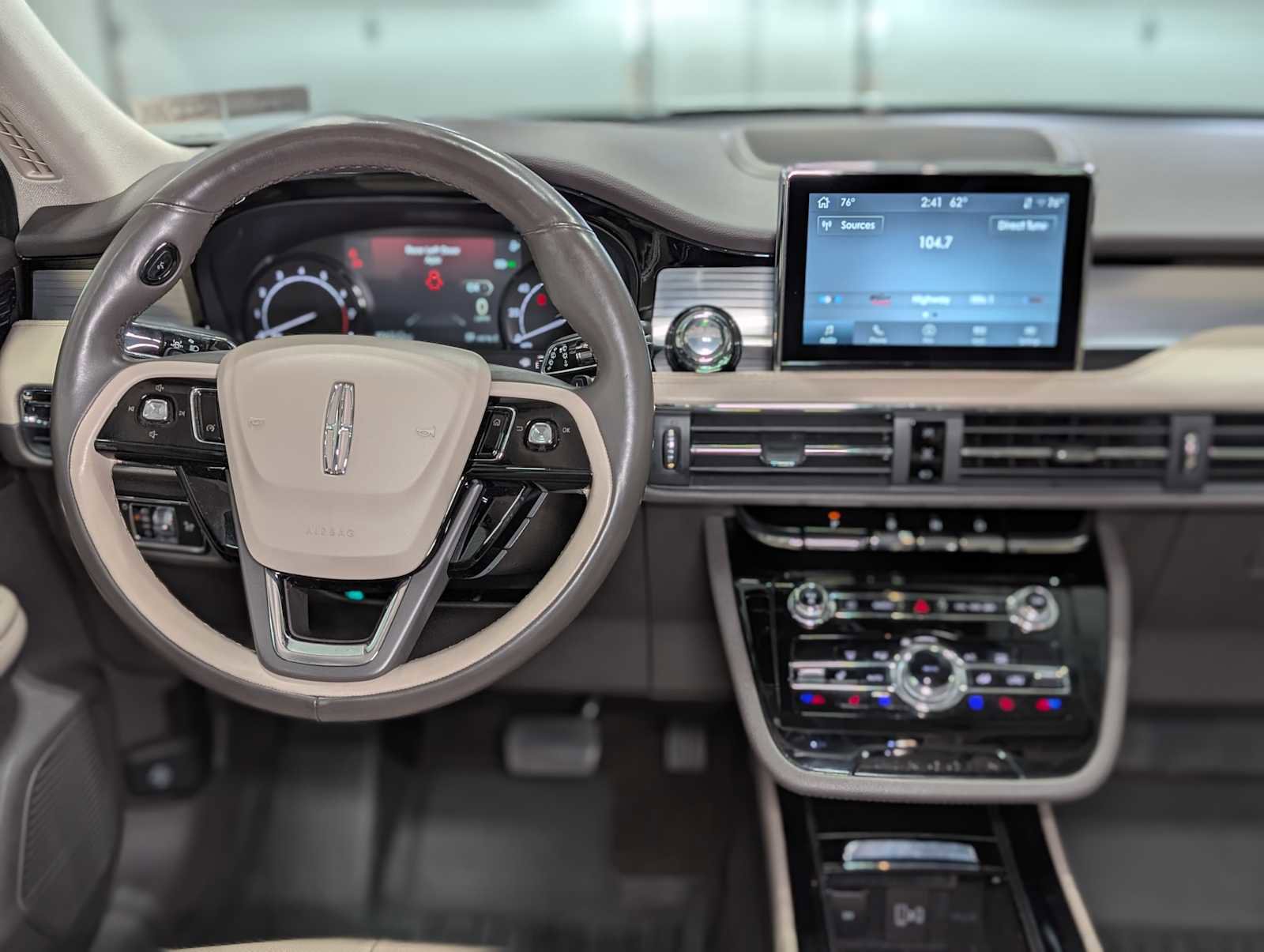 Certified 2022 Lincoln Corsair AWD w/ Premium Package image 5