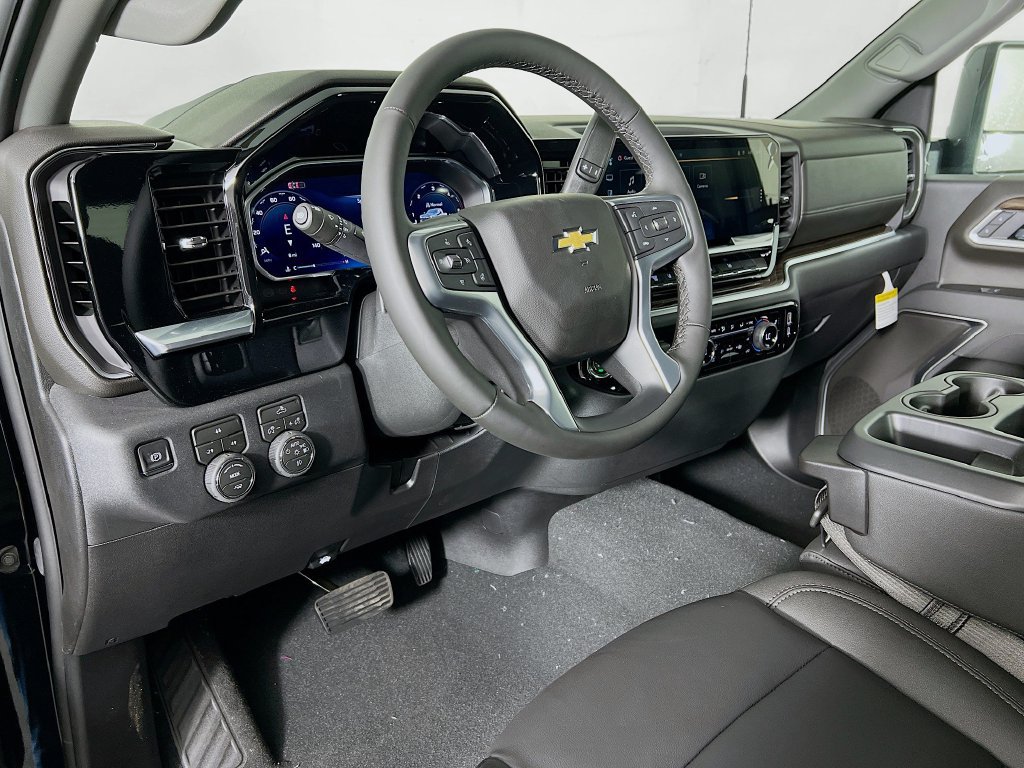 New 2026 Chevrolet Silverado 2500 LT w/ Leather Package AWD/4WD image 9