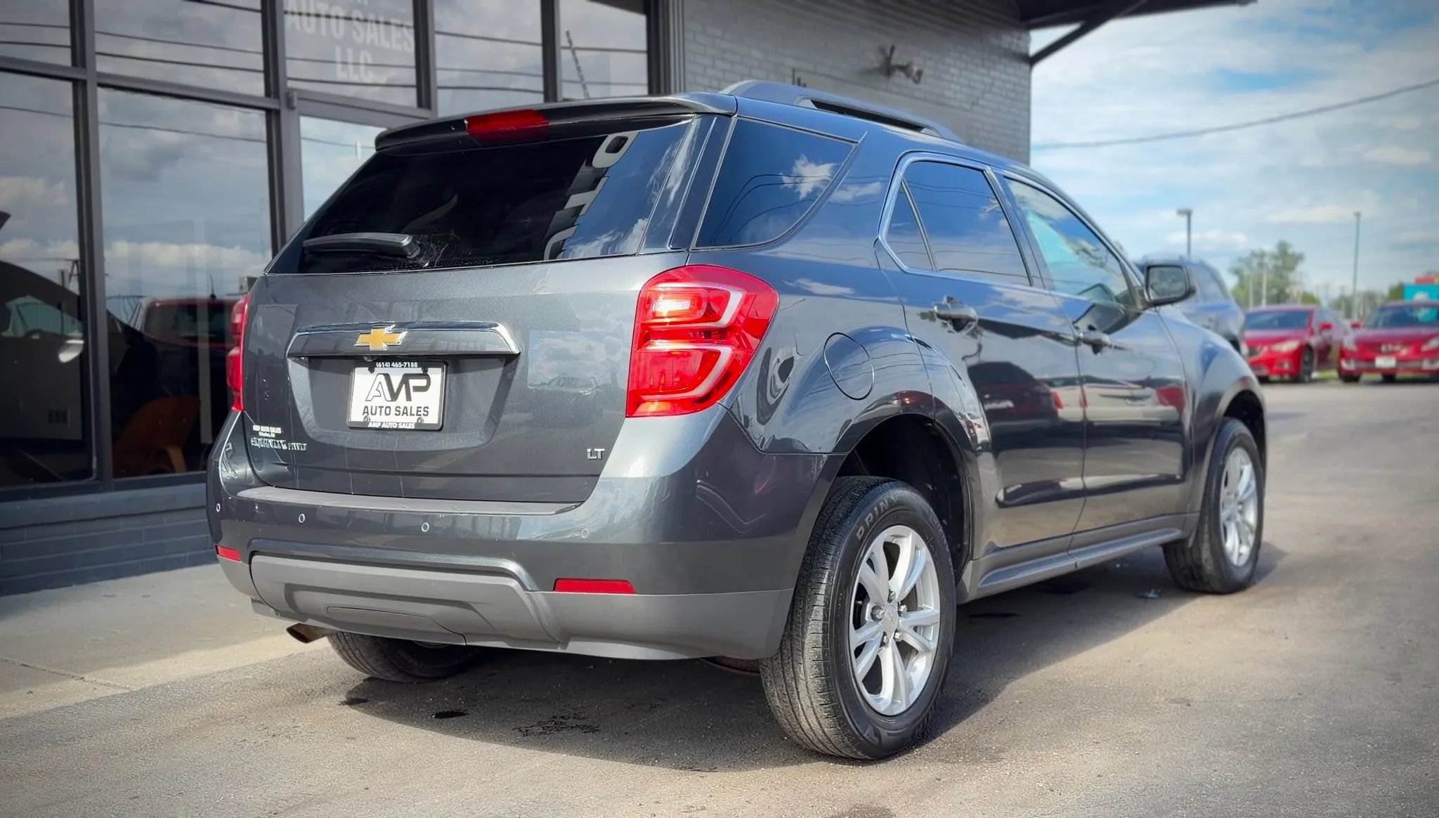 Used 2017 Chevrolet Equinox LT w/ Convenience Package AWD/4WD image 2