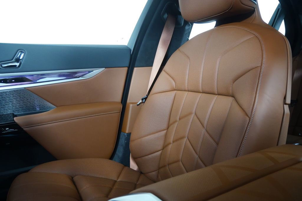 New 2026 BMW i7 xDrive60 w/ Executive Package image 25