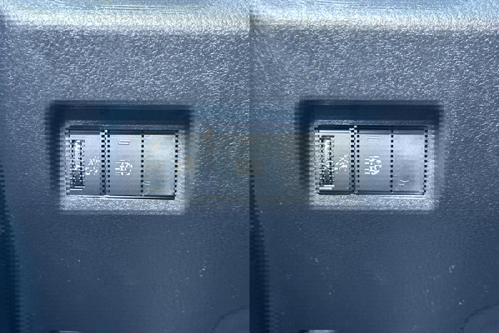 New 2025 Toyota RAV4 LE image 30