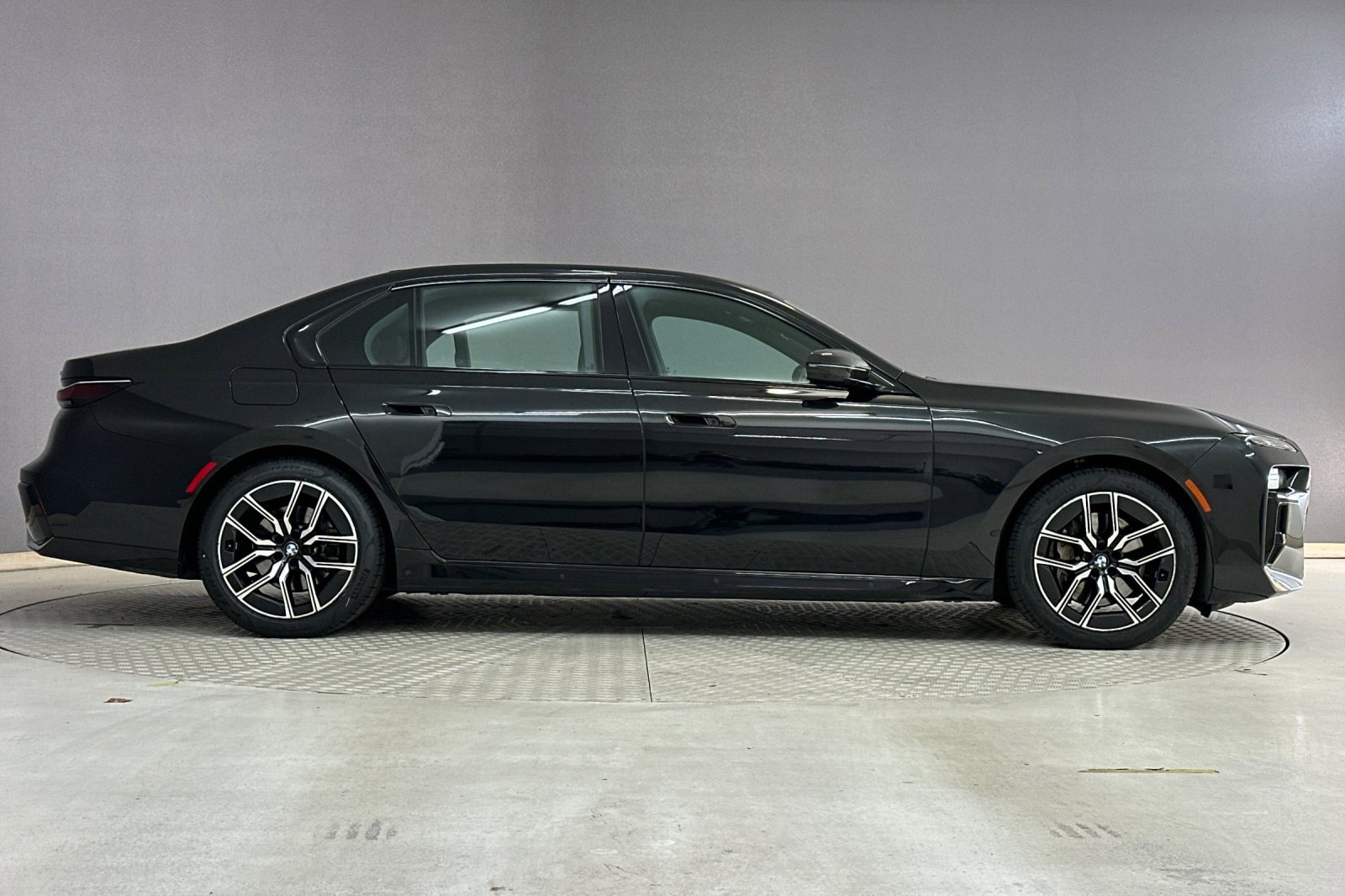 Certified 2023 BMW 740i w/ Executive Package RWD image 7