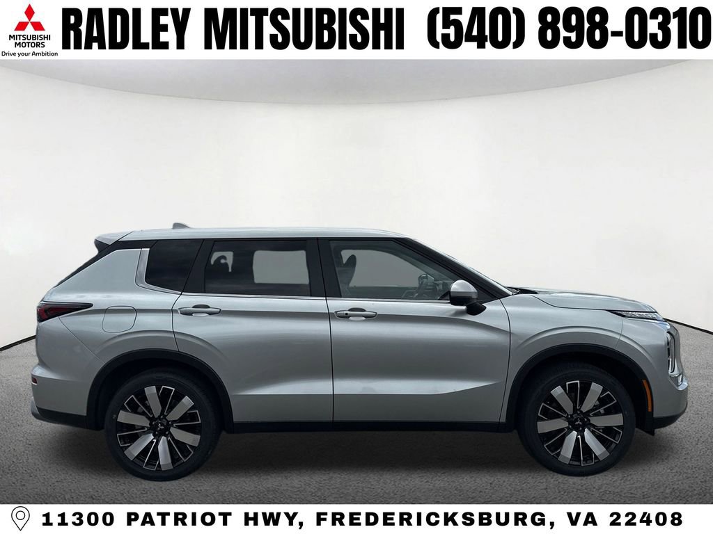 New 2026 Mitsubishi Outlander SE image 21