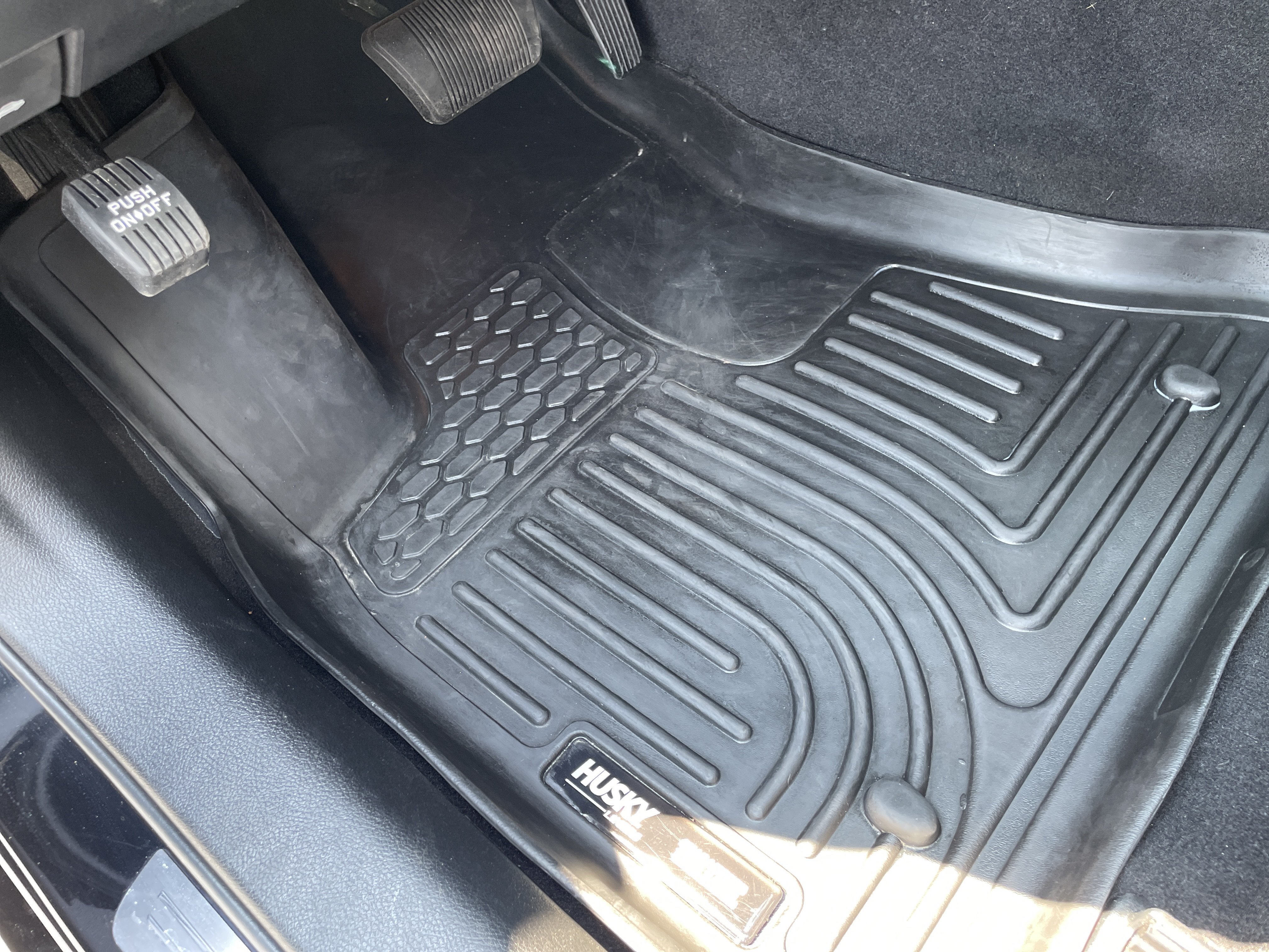 Used 2023 Chrysler 300 C RWD image 16