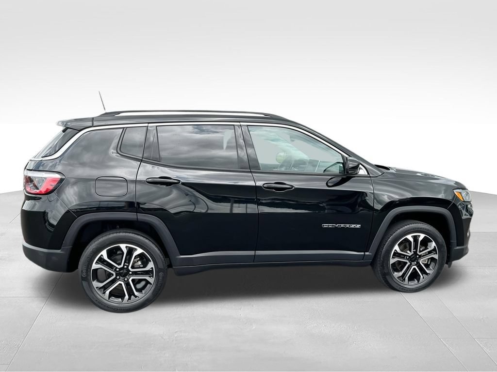 Used 2022 Jeep Compass Limited w/ Sun and Sound Group AWD/4WD image 9