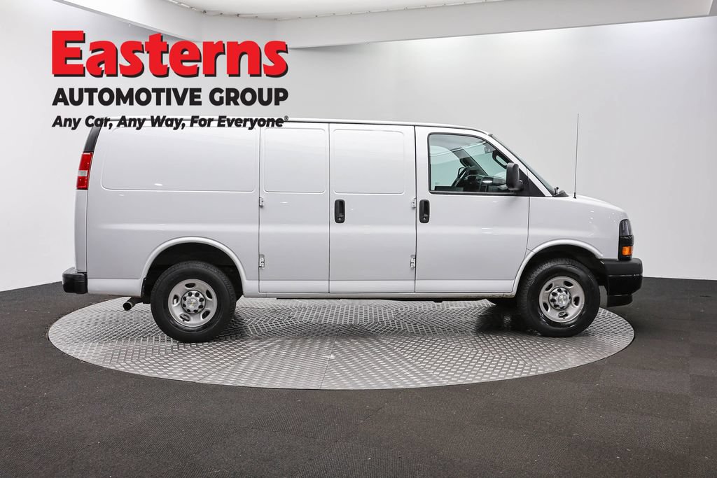Used 2021 Chevrolet Express 2500 RWD image 4
