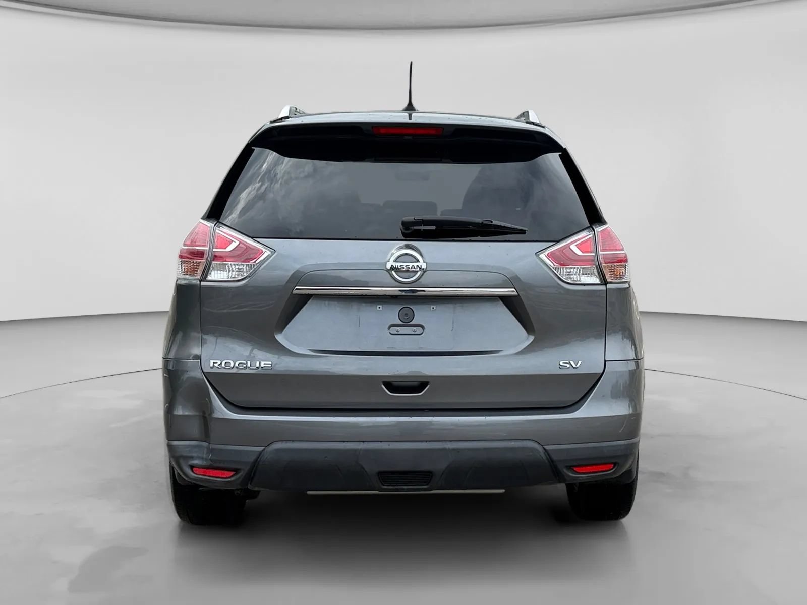Used 2015 Nissan Rogue SV FWD image 4