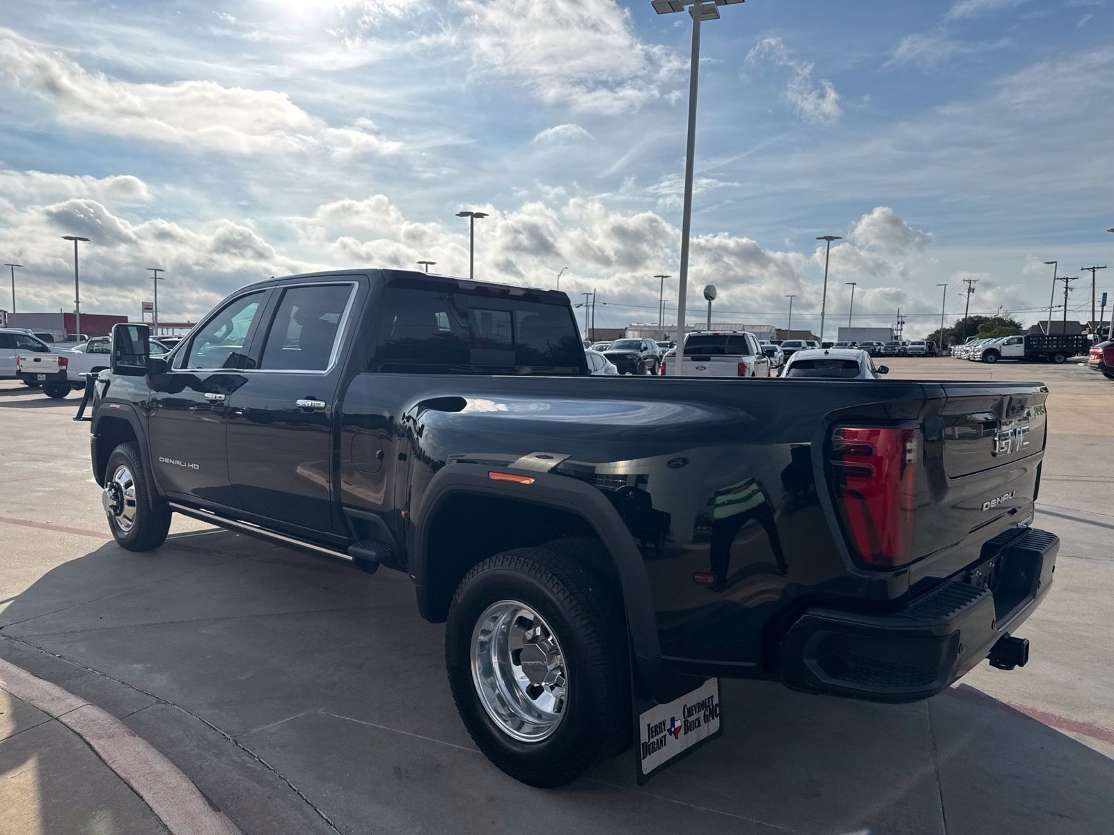 Used 2026 GMC Sierra 3500 Denali Ultimate AWD/4WD image 6