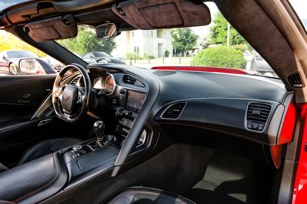 Used 2016 Chevrolet Corvette Z06 w/ 3LZ Preferred Equipment Group RWD image 8