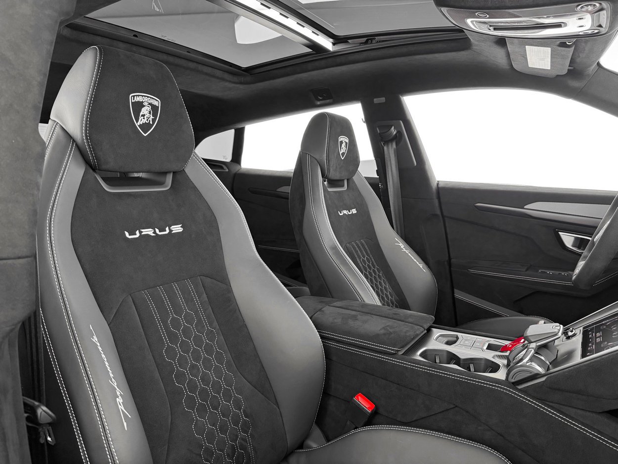 Used 2024 Lamborghini Urus Performante AWD/4WD image 26