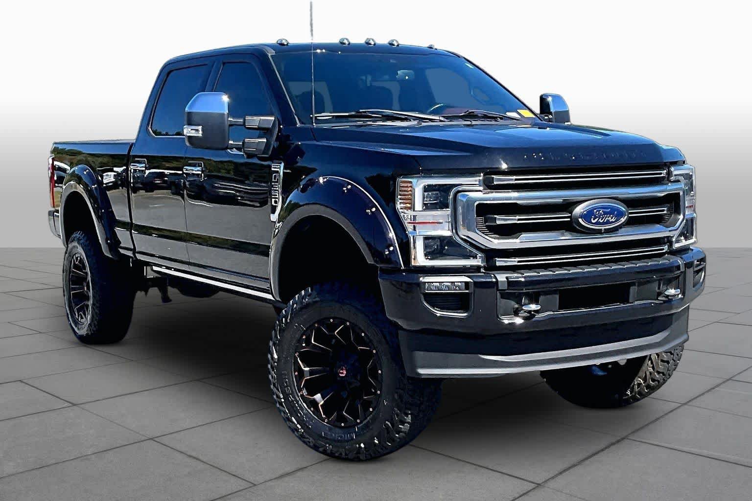 Used 2022 Ford F350 Platinum AWD/4WD image 3