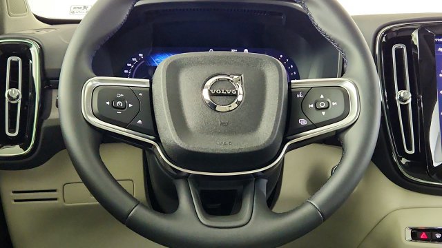 New 2026 Volvo XC40 B5 Plus w/ Protection Package Premier AWD/4WD image 24