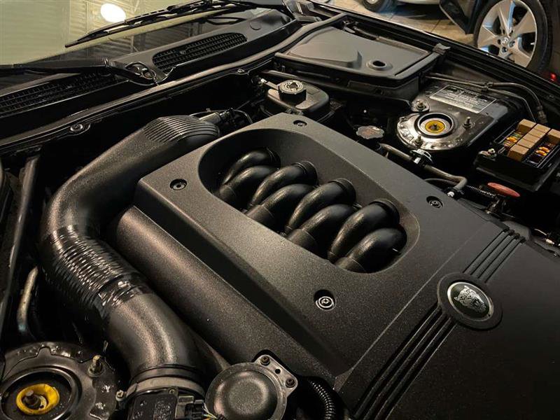 Used 2006 Jaguar XK8 Convertible image 41