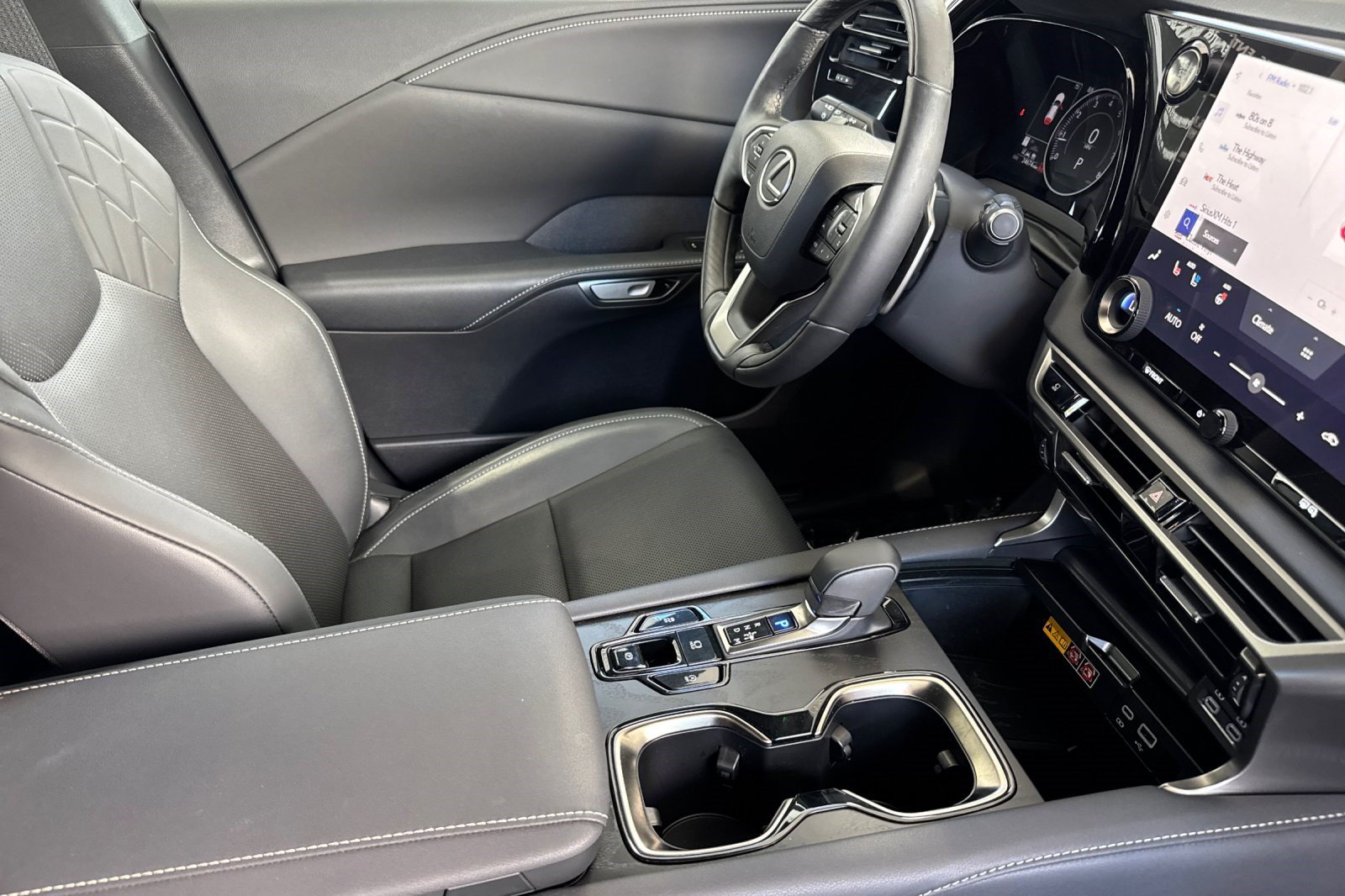 Certified 2024 Lexus RX 350 Premium w/ Accessory Package (Z1) FWD image 20