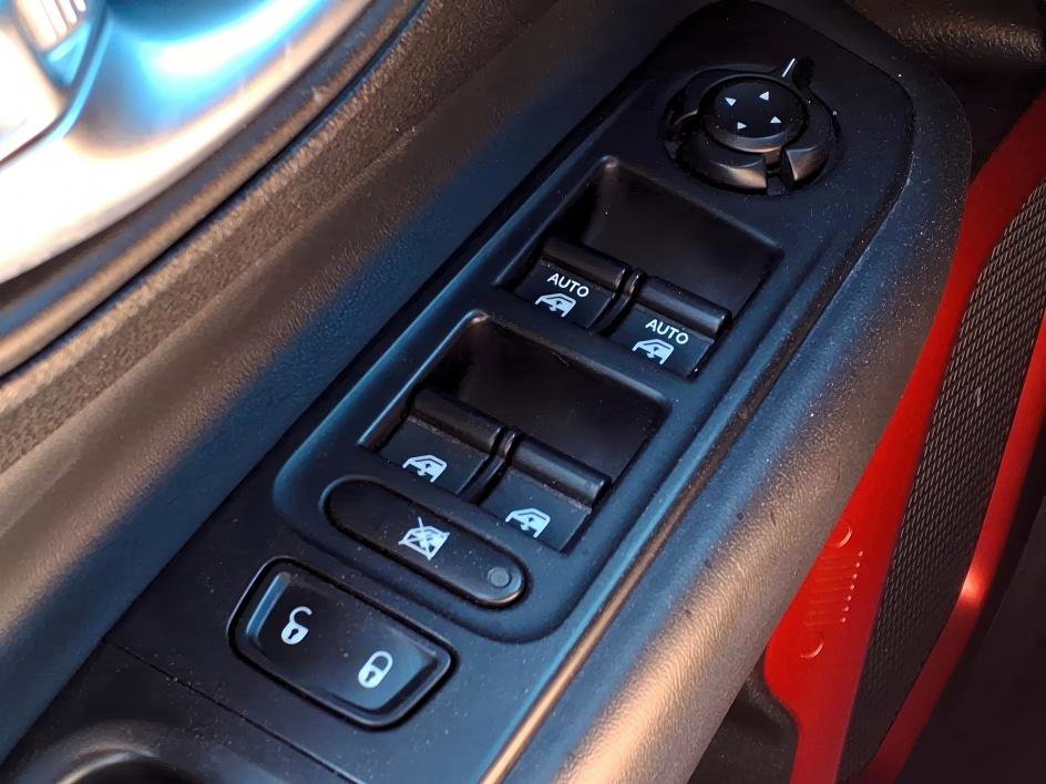 Used 2017 Jeep Renegade Trailhawk image 16