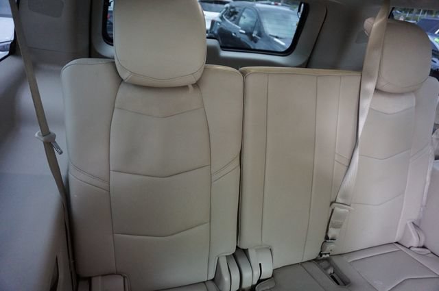 Used 2019 Cadillac Escalade ESV Luxury RWD image 22