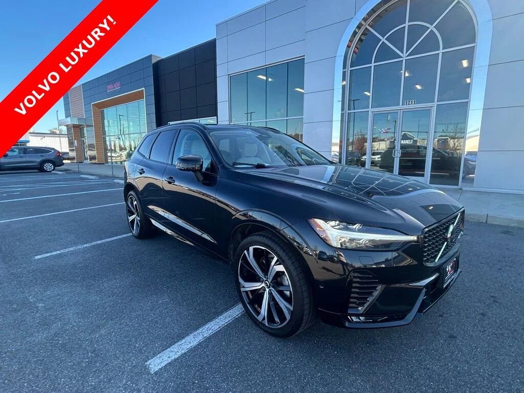 Used 2023 Volvo XC60 B6 Ultimate w/ Protection Package Premier