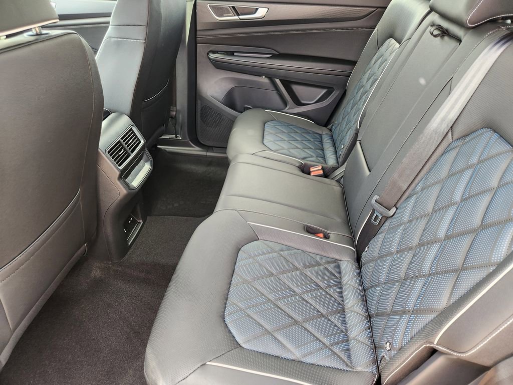 New 2026 Volkswagen Atlas Cross Sport SEL Premium R-Line image 18