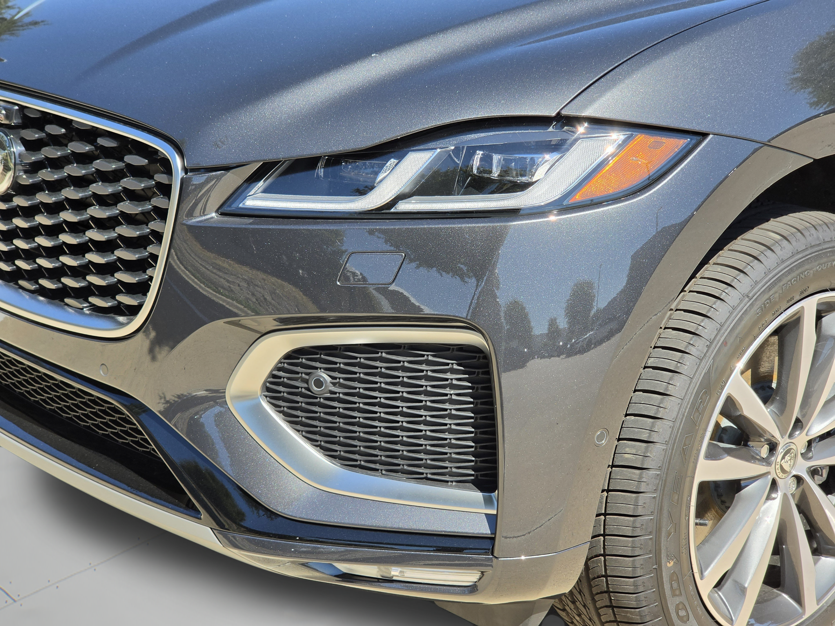 Used 2026 Jaguar F-PACE R-Dynamic S AWD/4WD image 33